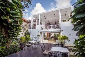 Гостиница Abian Biu Mansion  North Kuta